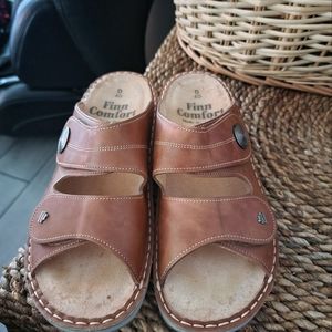 EUC WOMEN'S FINN COMFORT BROWN/TAN  SZ 40 OR SZ 9 JAMAICA SHOES SANDALS